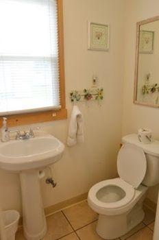 Lucky Horseshoe Cabins Au Sable Bagian luar foto